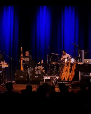 Bruce Hornsby And The Noisemakers Beverly