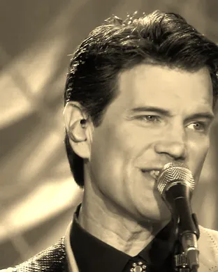 Chris Isaak Nashua