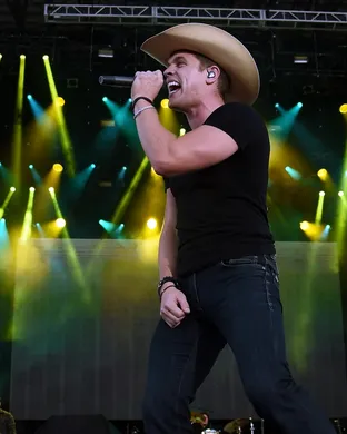 Dustin Lynch Hampton