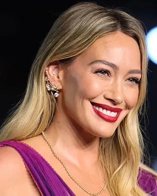 Hilary Duff Mansfield