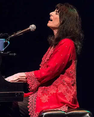 Karla Bonoff  Plymouth