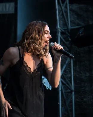 Melanie C Boston