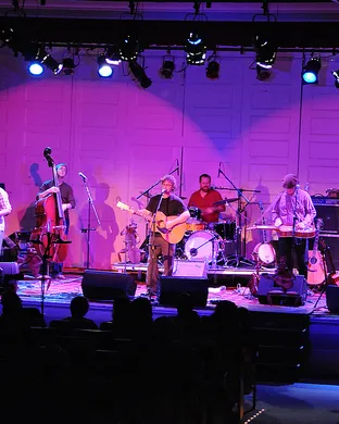 Railroad Earth Beverly