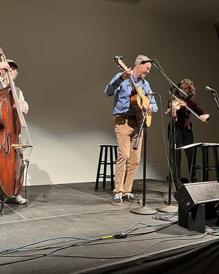 Robbie Fulks Fall River