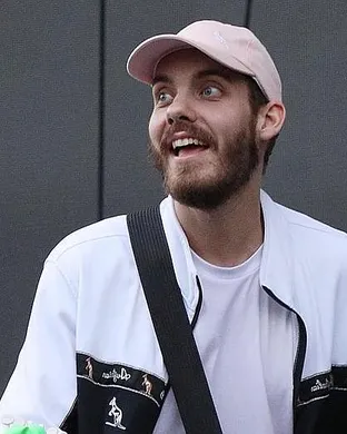 San Holo Boston