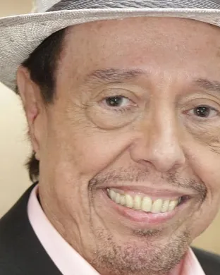 Sergio Mendes Boston